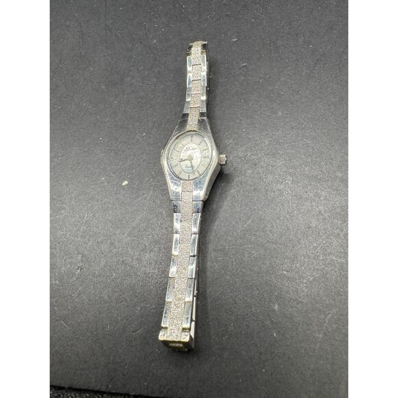 Vintage Bolair Quartz Watch A8022-751 Oval Silver Tone Dial Stainless Steel Band main image 5
